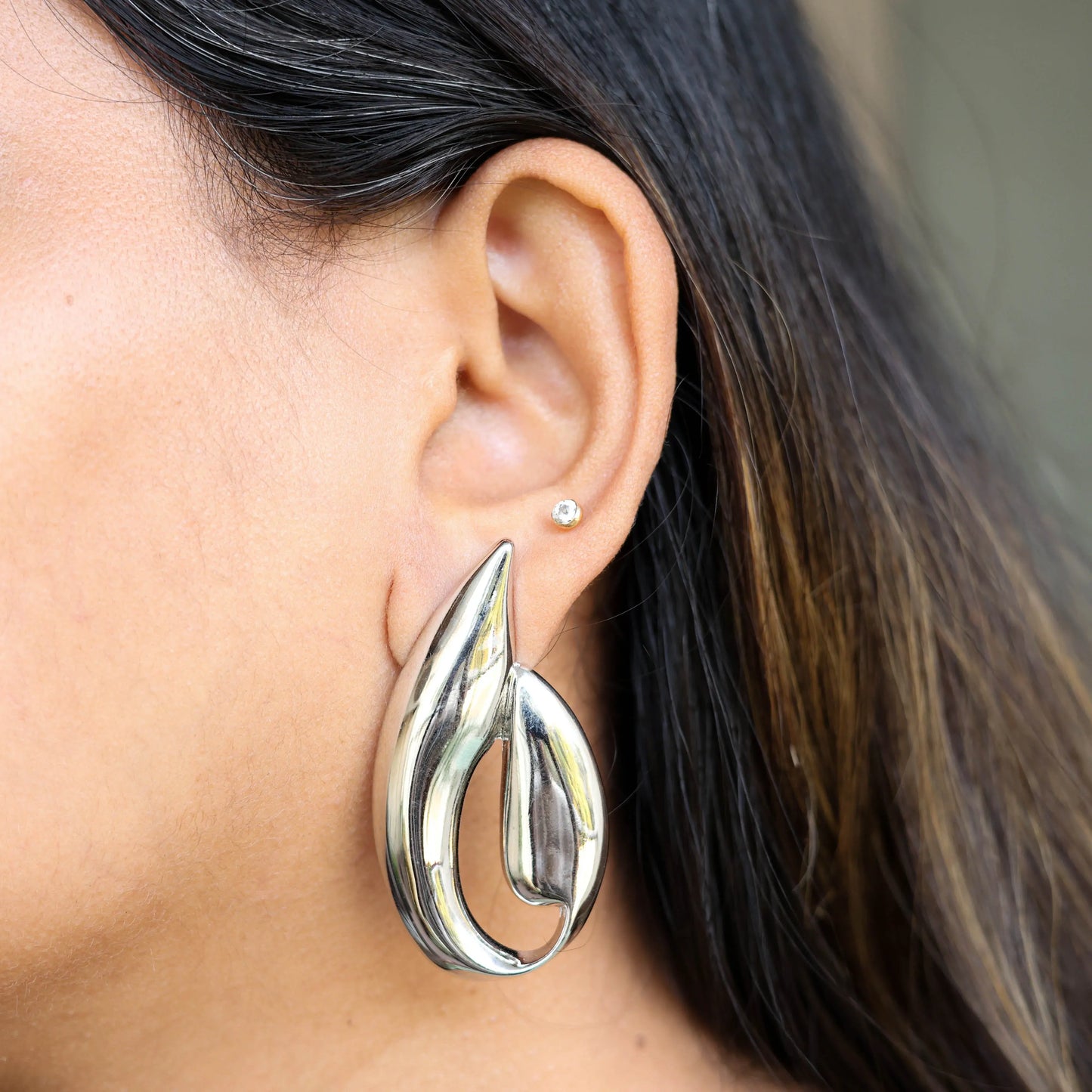 Mia Dangle Earrings