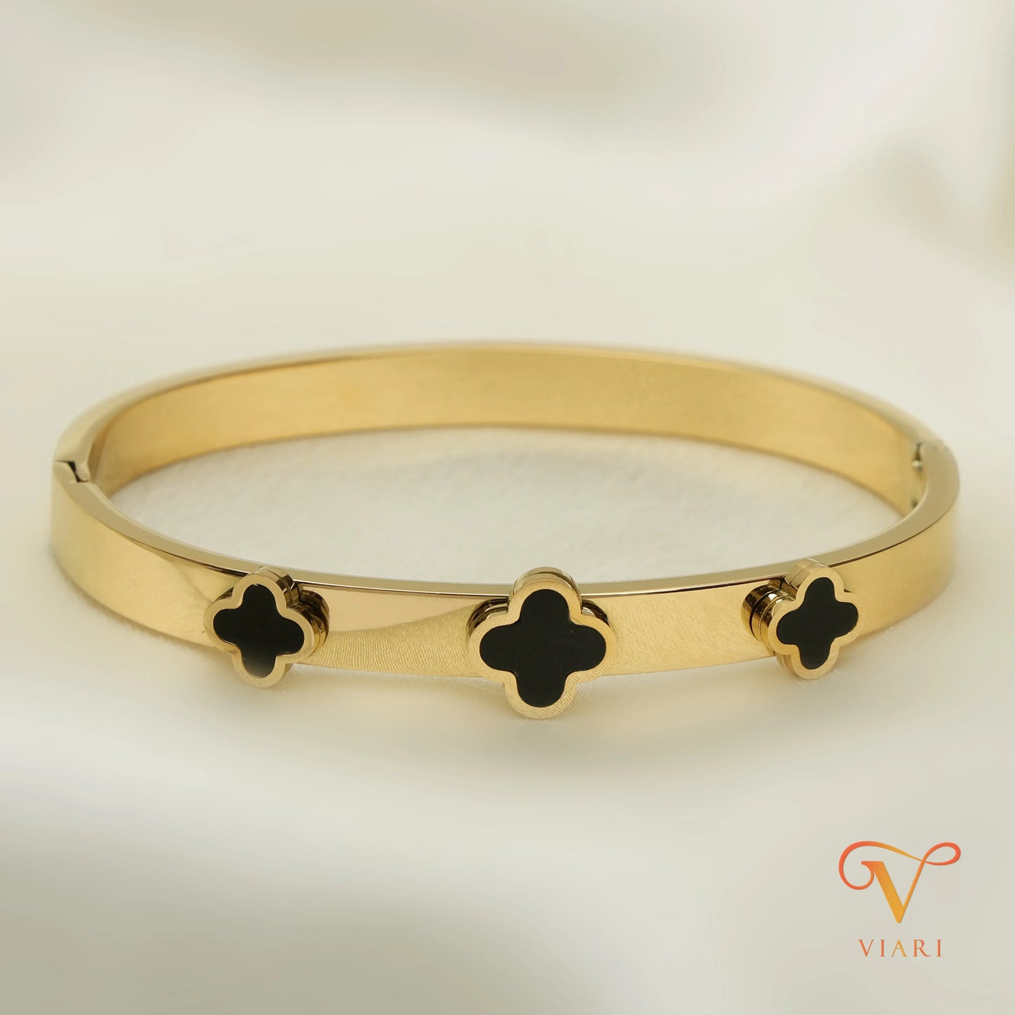 Triple Clover Bangle - Black