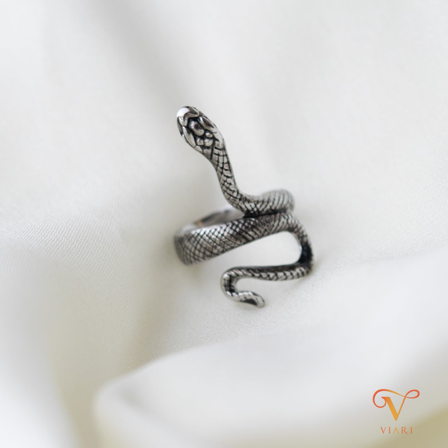 Peona Serpenta Ring