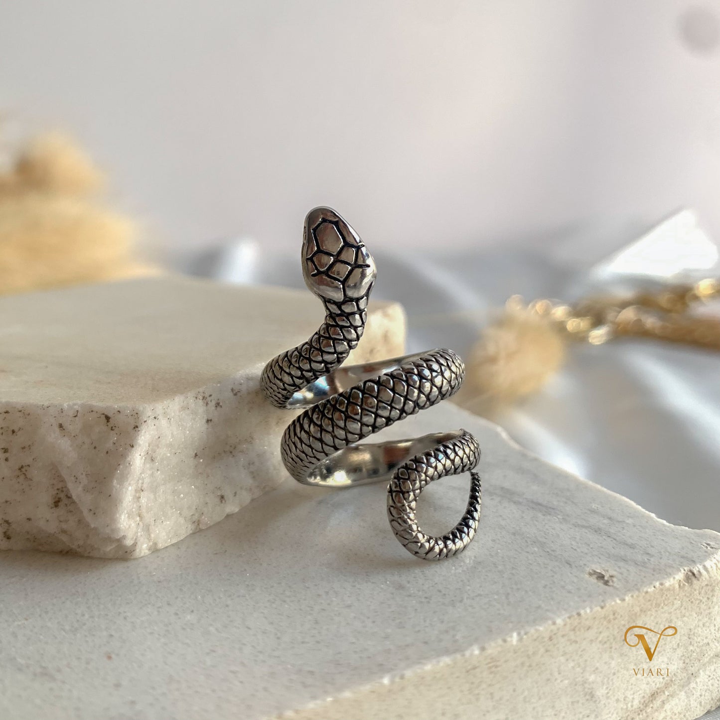 Livia Serpenta Ring