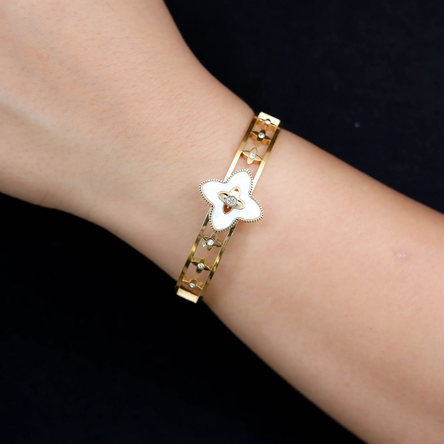 Clover Bracelet - White