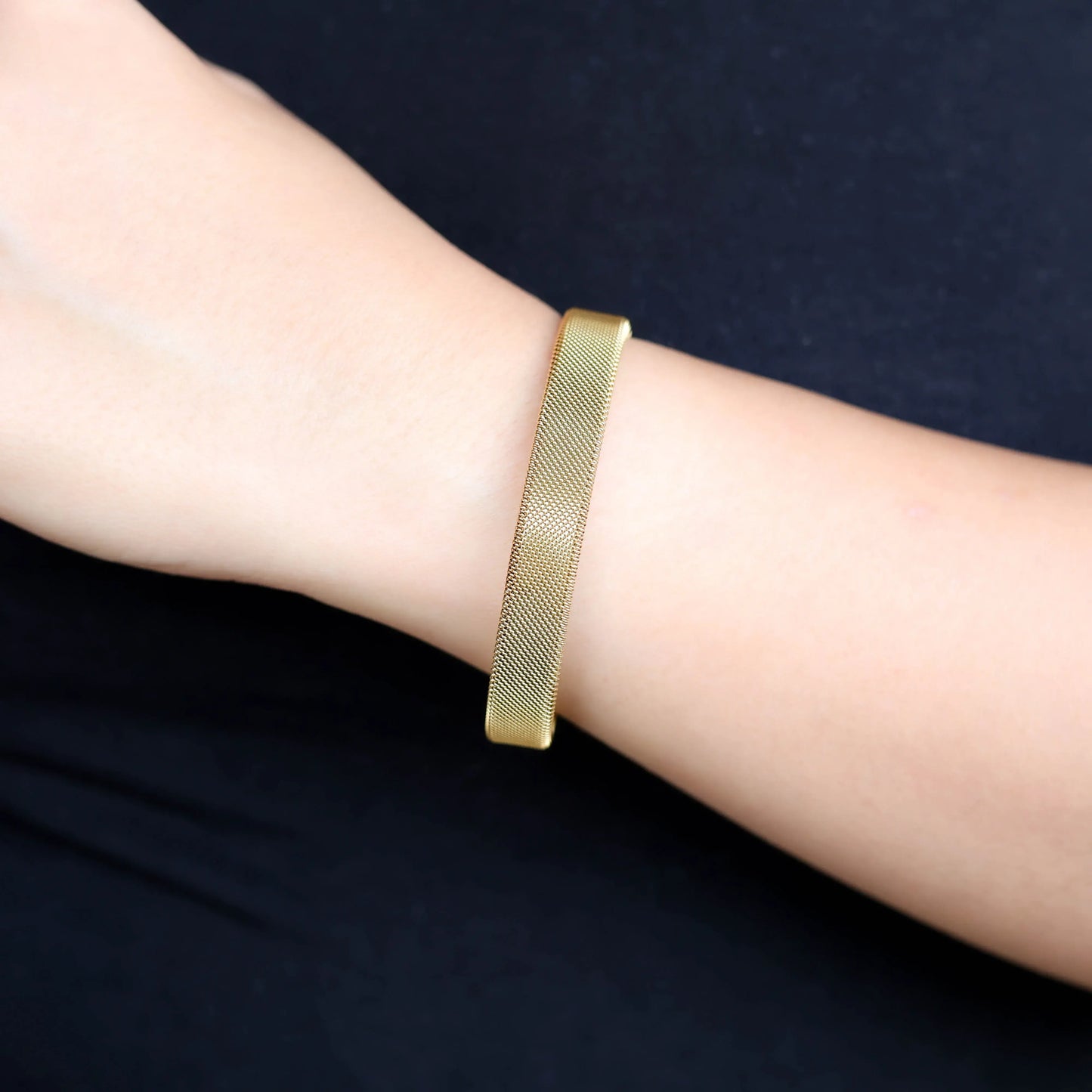 Mesh Cuff Bangle - Gold