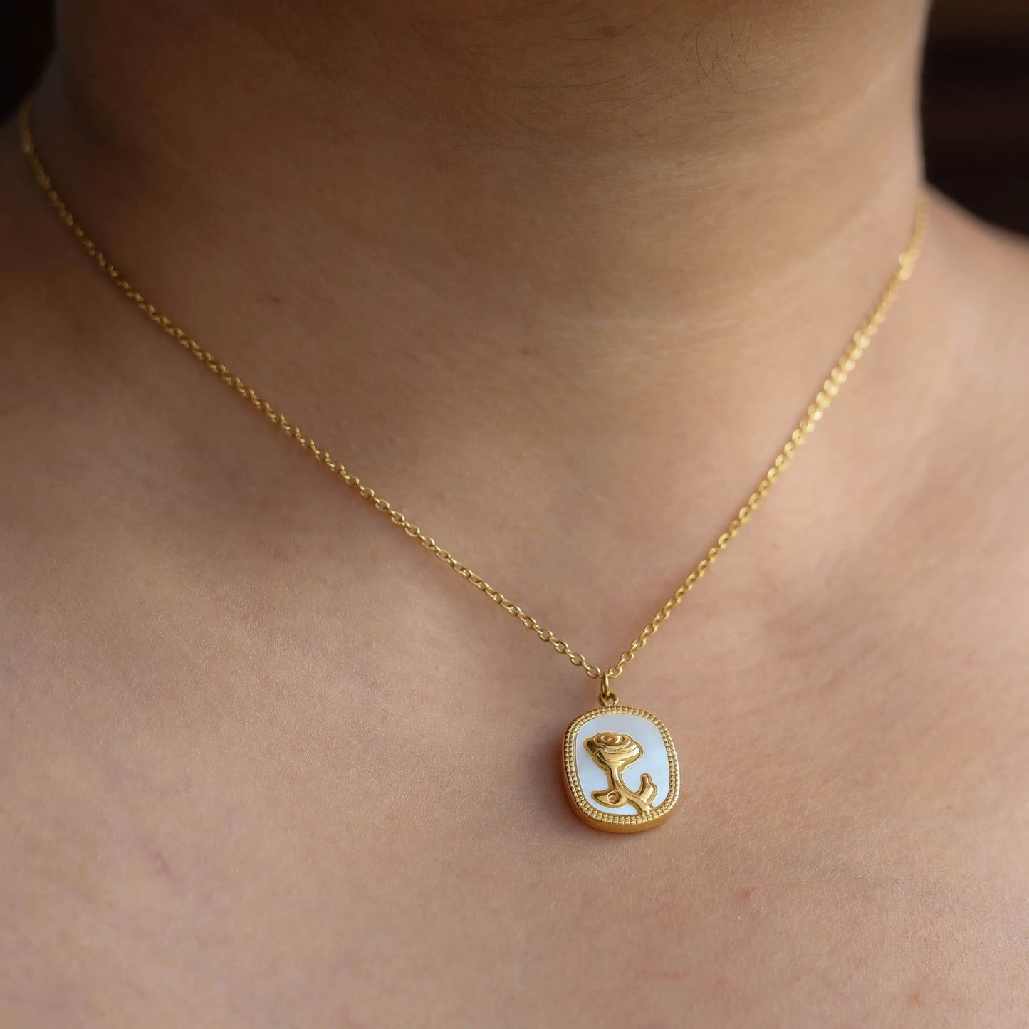 MOP Rose Neckalce
