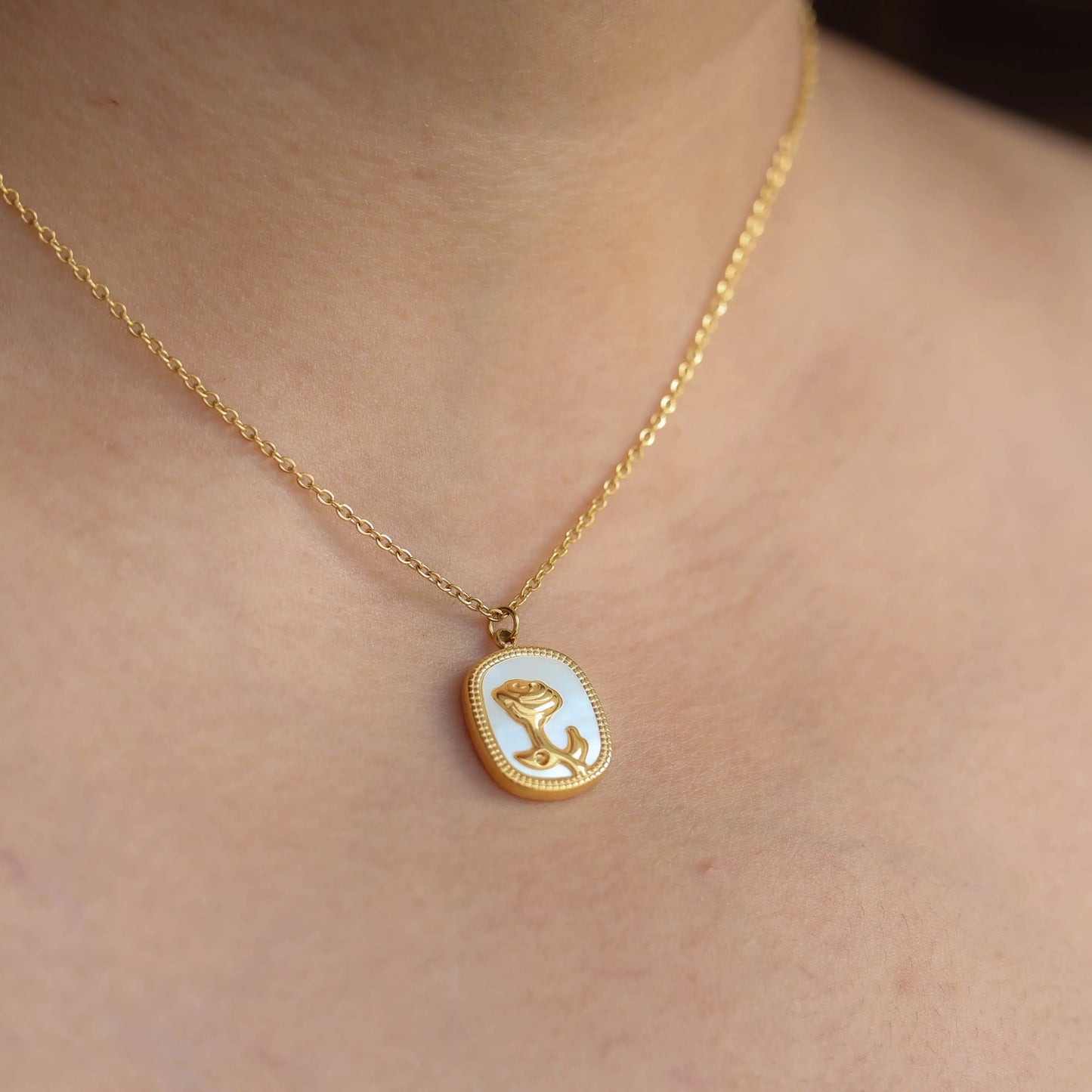 MOP Rose Neckalce