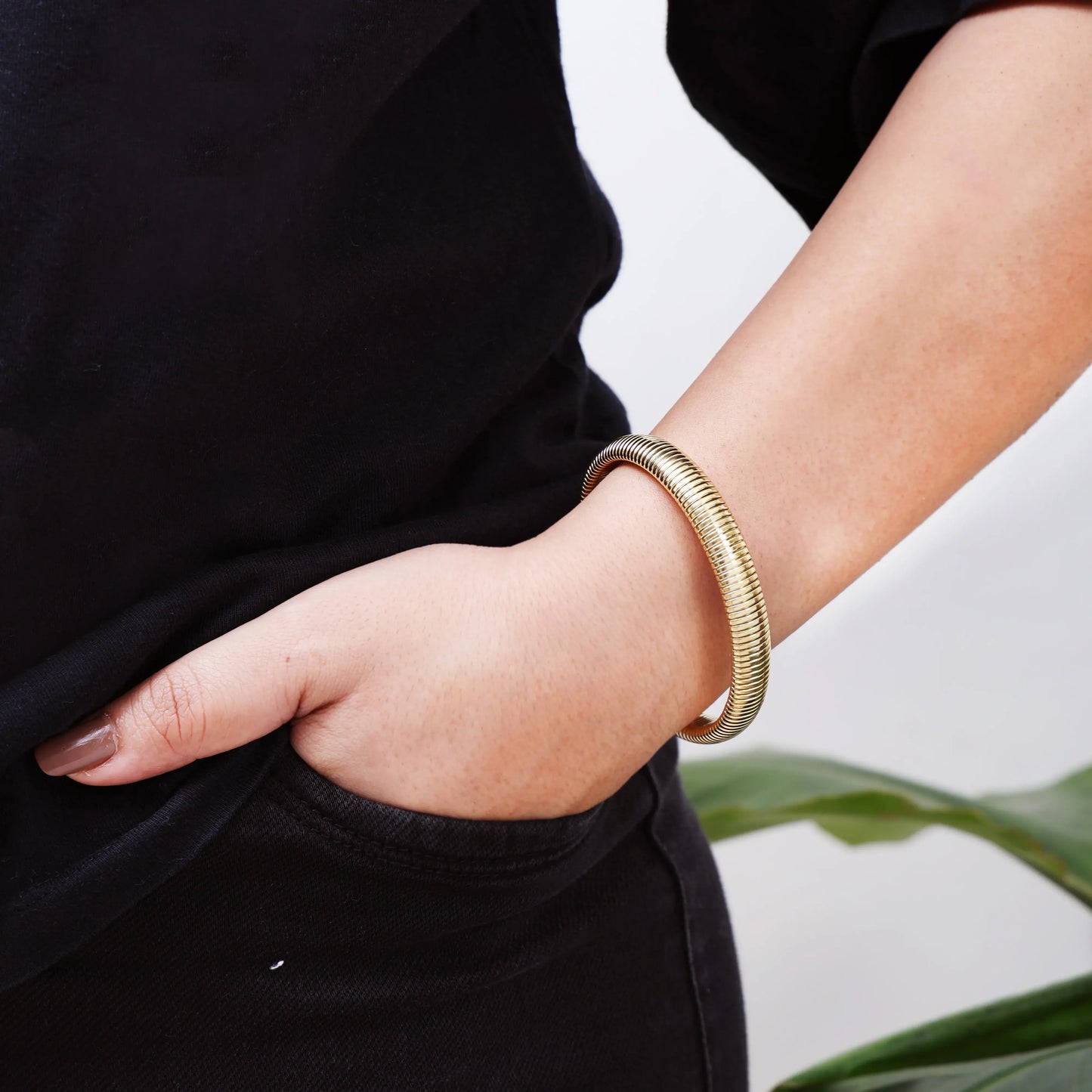 Luna Bangle - Gold