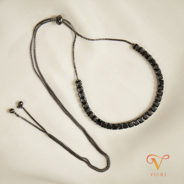Queen Choker Necklace - Black