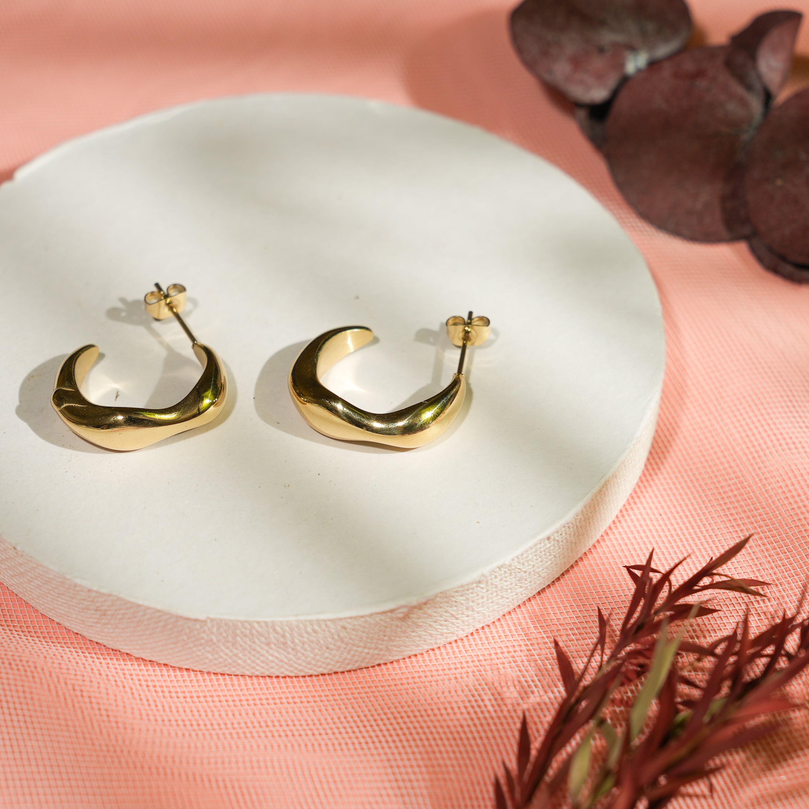 Solid Wave Earrings - Gold – Viari